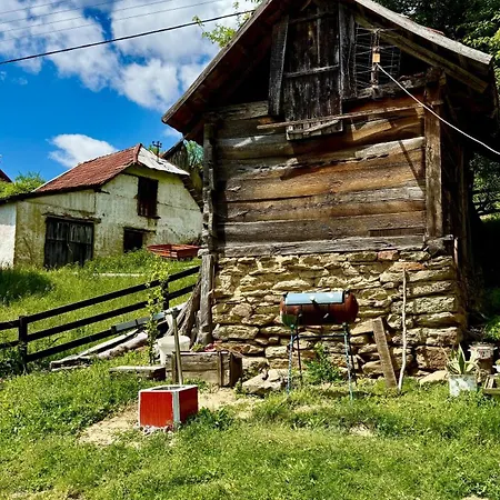 Etno Kuca Parce Neba *